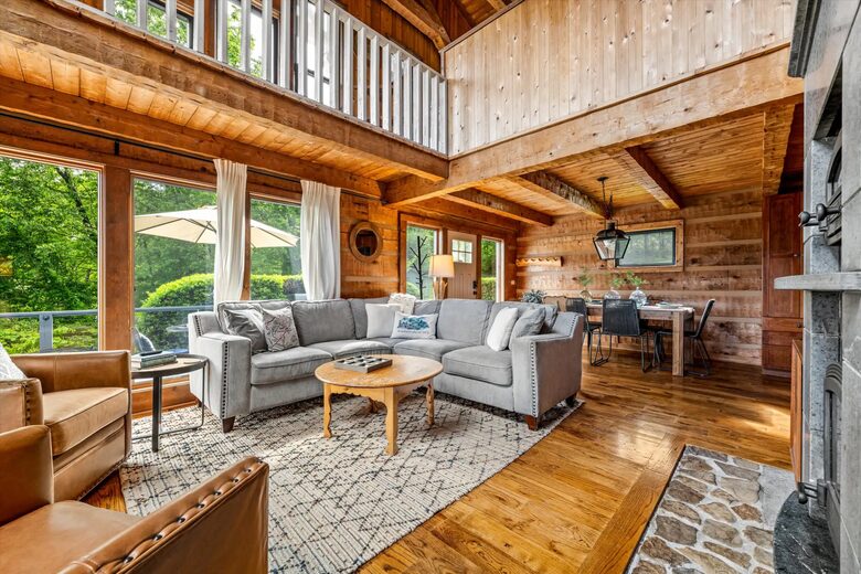 Smoky Mountain Cabin with Panoramic Views and Private Hot Tub - Tallassee, Tennessee