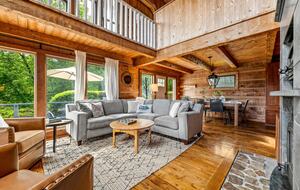 Smoky Mountain Cabin with Panoramic Views and Private Hot Tub - Tallassee, Tennessee