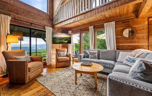 Smoky Mountain Cabin with Panoramic Views and Private Hot Tub - Tallassee, Tennessee