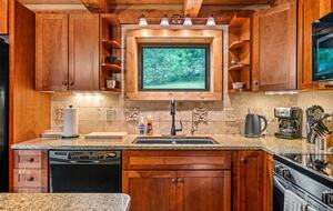 Smoky Mountain Cabin with Panoramic Views and Private Hot Tub - Tallassee, Tennessee