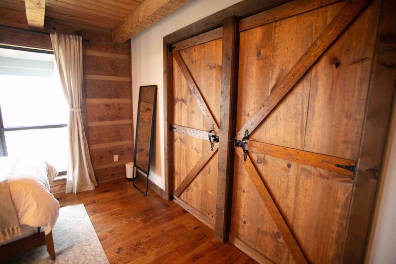 Smoky Mountain Cabin with Panoramic Views and Private Hot Tub - Tallassee, Tennessee
