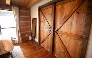 Smoky Mountain Cabin with Panoramic Views and Private Hot Tub - Tallassee, Tennessee