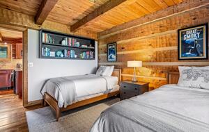Smoky Mountain Cabin with Panoramic Views and Private Hot Tub - Tallassee, Tennessee