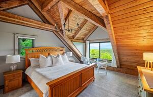Smoky Mountain Cabin with Panoramic Views and Private Hot Tub - Tallassee, Tennessee