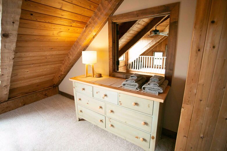 Smoky Mountain Cabin with Panoramic Views and Private Hot Tub - Tallassee, Tennessee