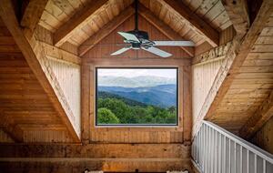 Smoky Mountain Cabin with Panoramic Views and Private Hot Tub - Tallassee, Tennessee
