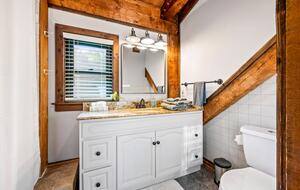 Smoky Mountain Cabin with Panoramic Views and Private Hot Tub - Tallassee, Tennessee