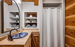 Smoky Mountain Cabin with Panoramic Views and Private Hot Tub - Tallassee, Tennessee