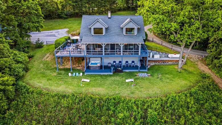 Smoky Mountain Cabin with Panoramic Views and Private Hot Tub - Tallassee, Tennessee