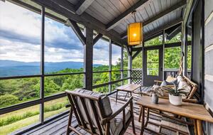 Smoky Mountain Cabin with Panoramic Views and Private Hot Tub - Tallassee, Tennessee