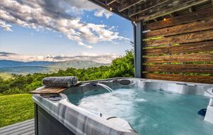 Smoky Mountain Cabin with Panoramic Views and Private Hot Tub - Tallassee, Tennessee