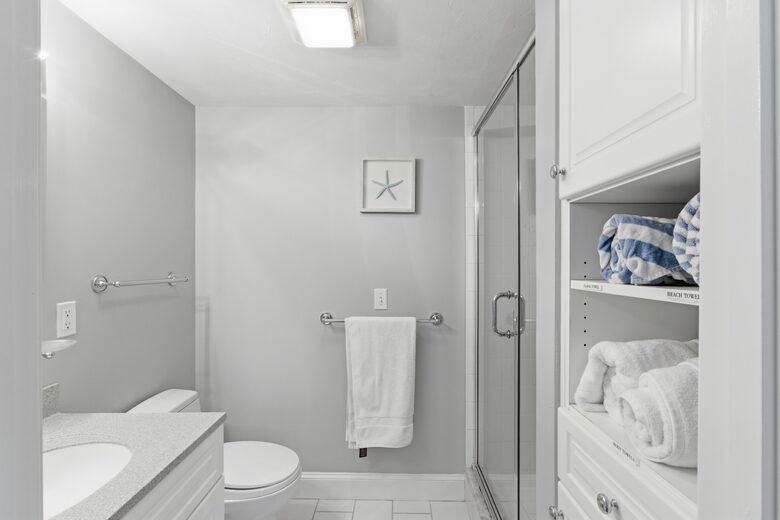 Cape Cod Retreat with Private Pool, Hot Tub and Kayaks - Marstons Mills, Massachusetts