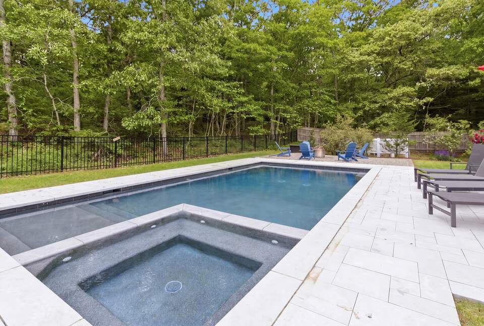 Cape Cod Retreat with Private Pool, Hot Tub and Kayaks - Marstons Mills, Massachusetts