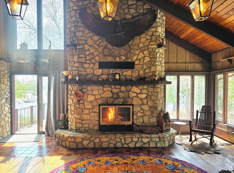 Eagles Nest Lakefront Lodge with Two Private Docks - Ely, Minnesota