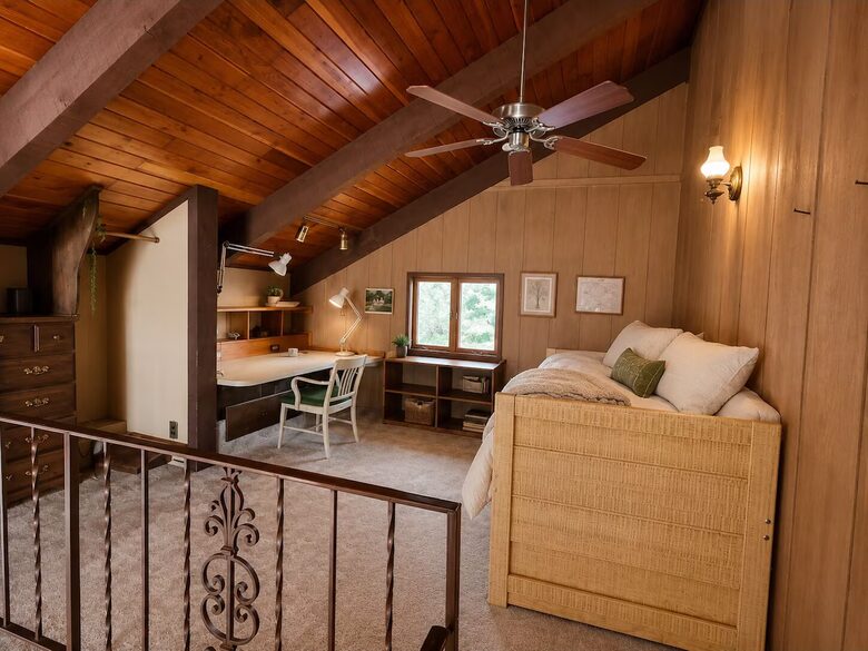 Eagles Nest Lakefront Lodge with Two Private Docks - Ely, Minnesota