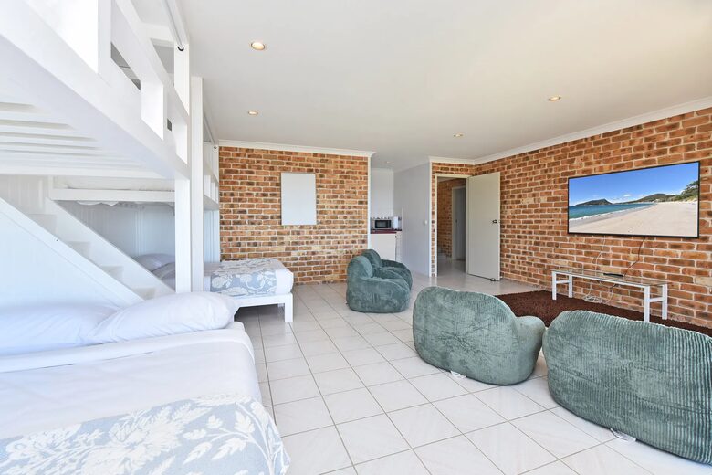 Nelson Bay Retreat with Panoramic Port Stephens Views - Nelson Bay, Australia