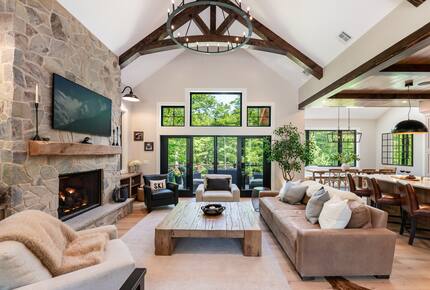 Mountain Chalet with Private Hot Tub Near Loon Mountain Resort - Lincoln, New Hampshire