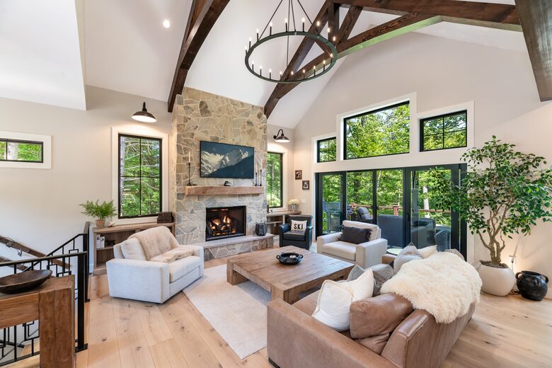 Mountain Chalet with Private Hot Tub Near Loon Mountain Resort - Lincoln, New Hampshire