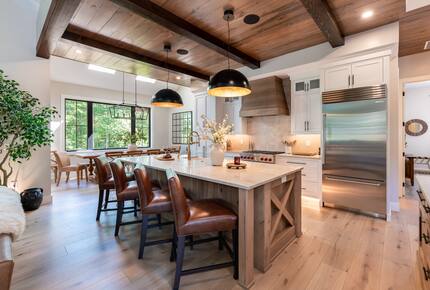 Mountain Chalet with Private Hot Tub Near Loon Mountain Resort - Lincoln, New Hampshire