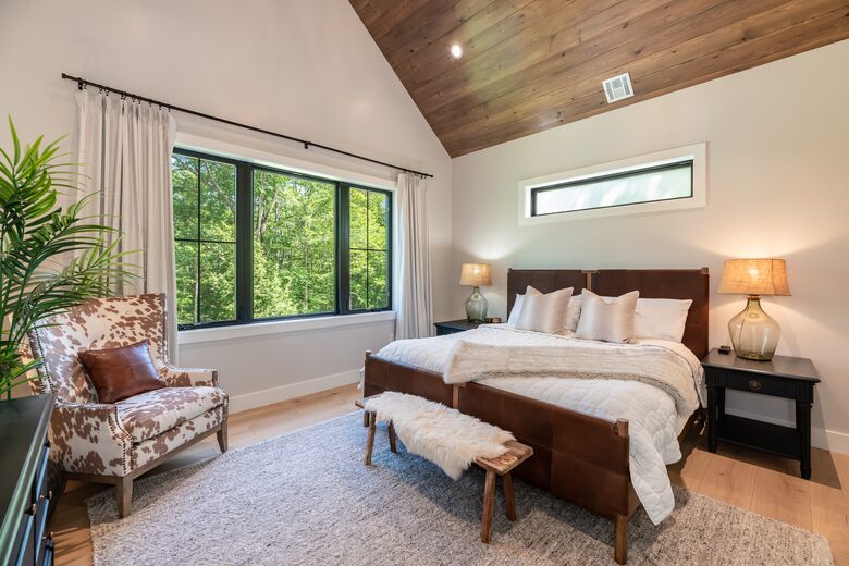Mountain Chalet with Private Hot Tub Near Loon Mountain Resort - Lincoln, New Hampshire