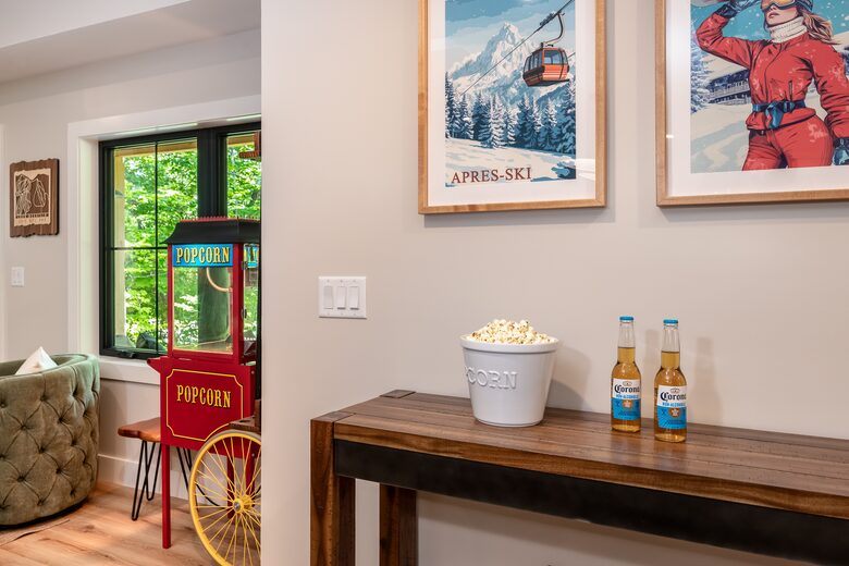 Mountain Chalet with Private Hot Tub Near Loon Mountain Resort - Lincoln, New Hampshire