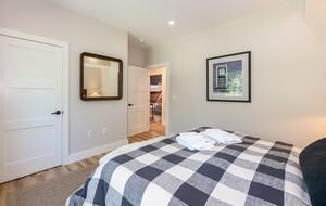 Mountain Chalet with Private Hot Tub Near Loon Mountain Resort - Lincoln, New Hampshire