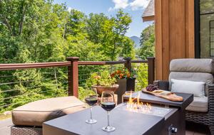 Mountain Chalet with Private Hot Tub Near Loon Mountain Resort - Lincoln, New Hampshire