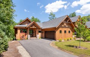 Mountain Chalet with Private Hot Tub Near Loon Mountain Resort - Lincoln, New Hampshire