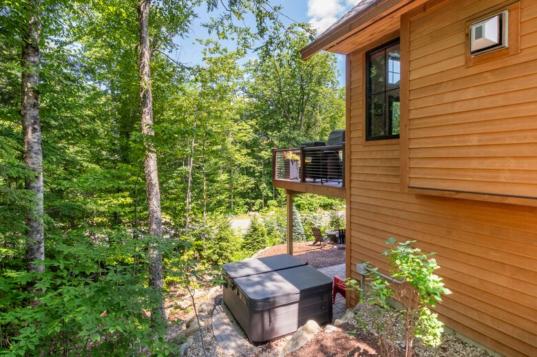 Mountain Chalet with Private Hot Tub Near Loon Mountain Resort - Lincoln, New Hampshire