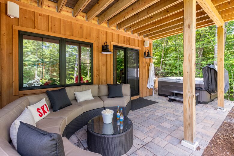 Mountain Chalet with Private Hot Tub Near Loon Mountain Resort - Lincoln, New Hampshire