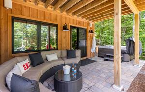 Mountain Chalet with Private Hot Tub Near Loon Mountain Resort - Lincoln, New Hampshire