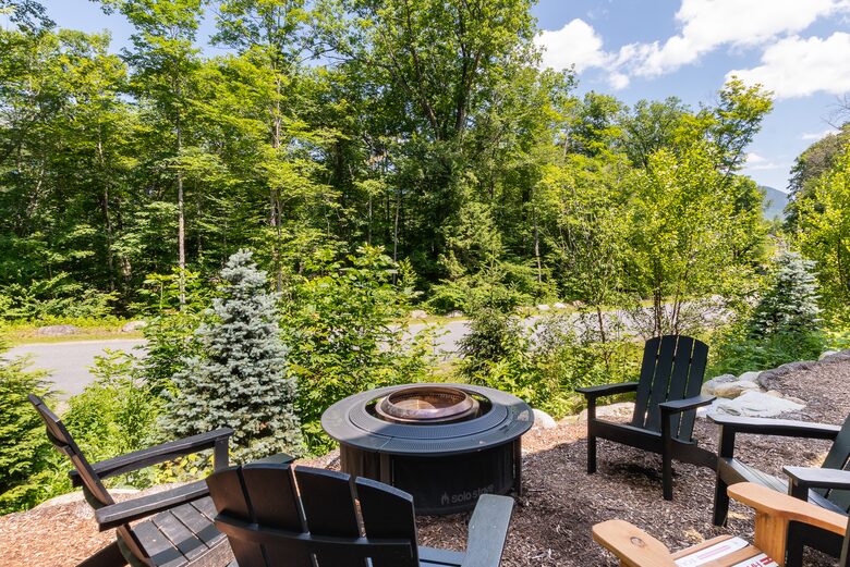 Mountain Chalet with Private Hot Tub Near Loon Mountain Resort - Lincoln, New Hampshire