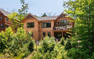 Mountain Chalet with Private Hot Tub Near Loon Mountain Resort - Lincoln, New Hampshire