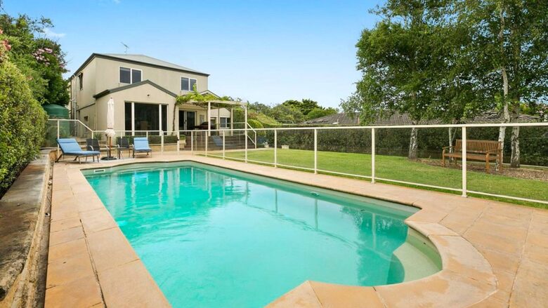 Sorrento Beach House with Private Pool Near Village - Melbourne, Australia