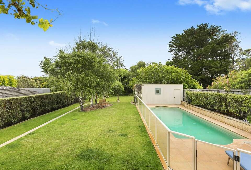 Sorrento Beach House with Private Pool Near Village - Melbourne, Australia