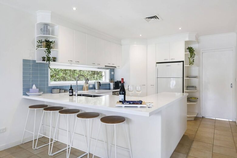 Sorrento Beach House with Private Pool Near Village - Melbourne, Australia