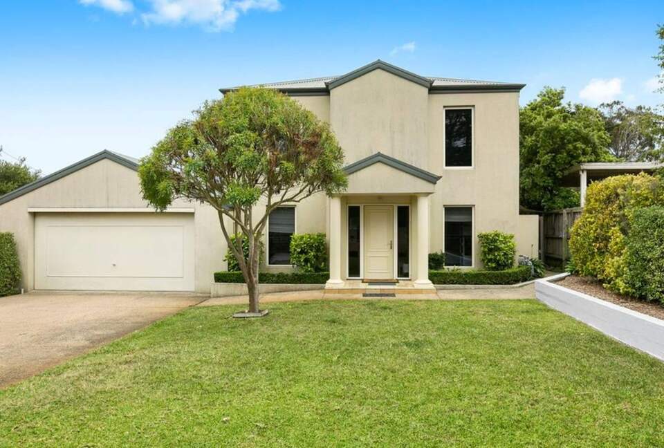 Sorrento Beach House with Private Pool Near Village - Melbourne, Australia