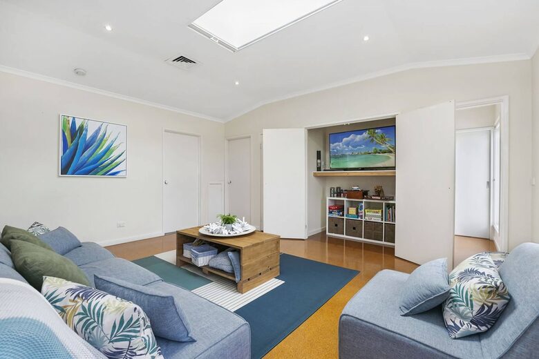 Sorrento Beach House with Private Pool Near Village - Melbourne, Australia