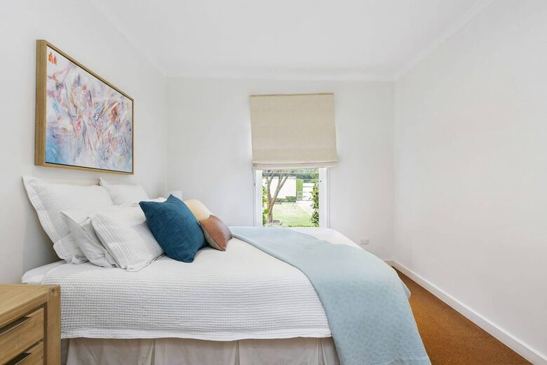 Sorrento Beach House with Private Pool Near Village - Melbourne, Australia