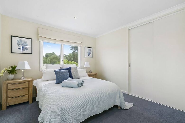 Sorrento Beach House with Private Pool Near Village - Melbourne, Australia