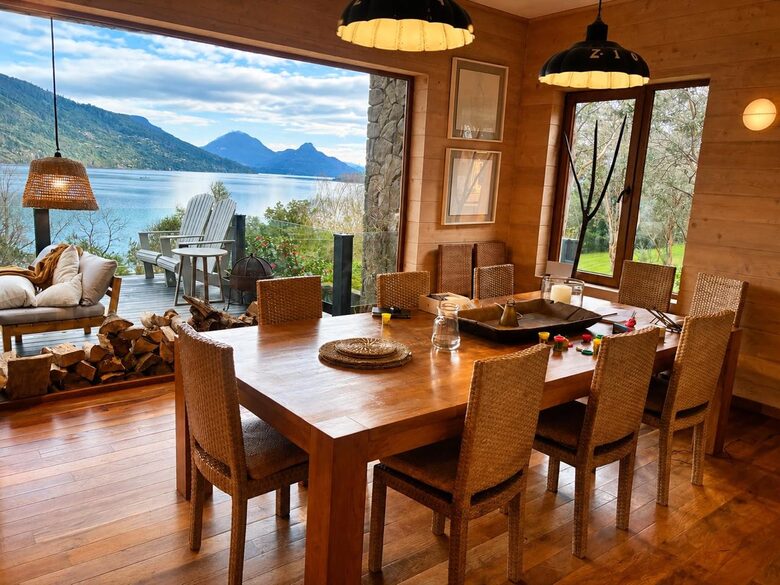 Contemporary Lake House at Lago Ranco - Futrono, Chile