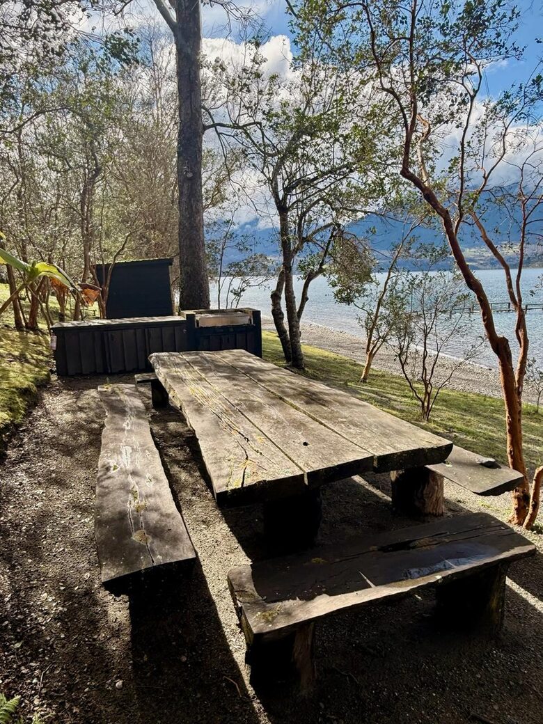 Contemporary Lake House at Lago Ranco - Futrono, Chile