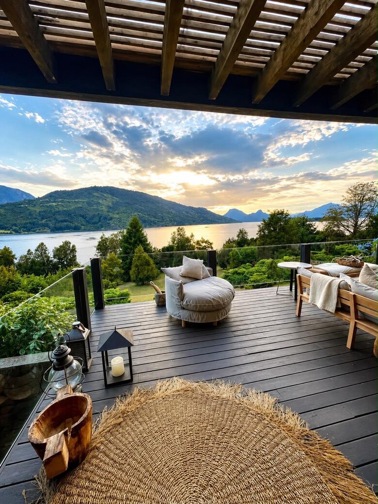 Contemporary Lake House at Lago Ranco - Futrono, Chile