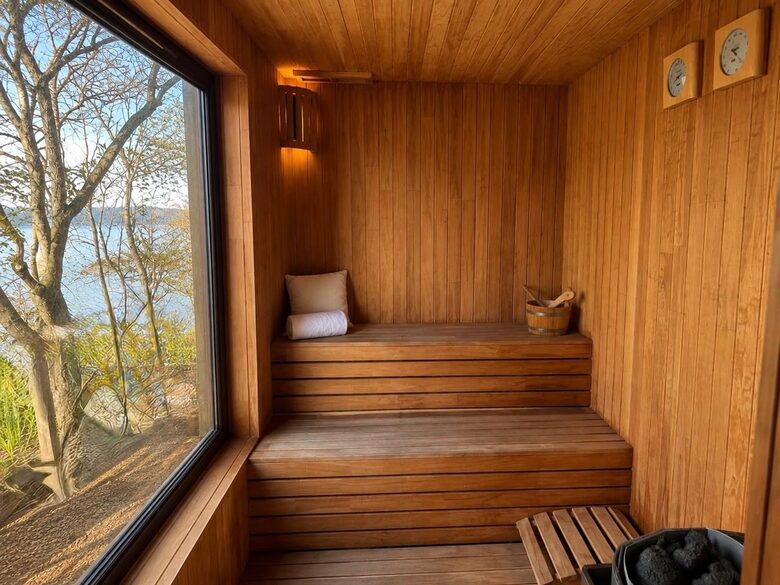 Contemporary Lake House at Lago Ranco - Futrono, Chile