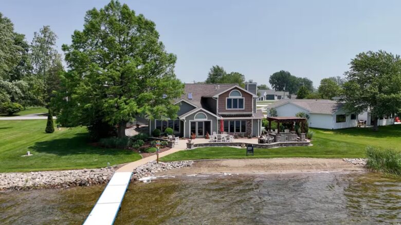 Relaxed Lake Pleasant Getaway with Private Shoreline - Fremont, Indiana