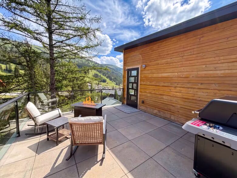 Whitefish Mountain Ski-In/Ski-Out Retreat with Rooftop Deck - Whitefish, Montana