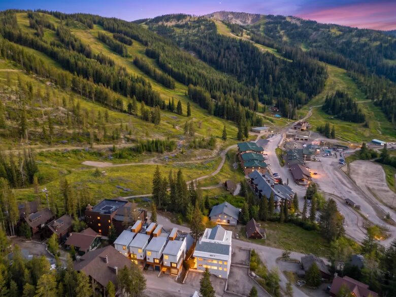 Whitefish Mountain Ski-In/Ski-Out Retreat with Rooftop Deck - Whitefish, Montana