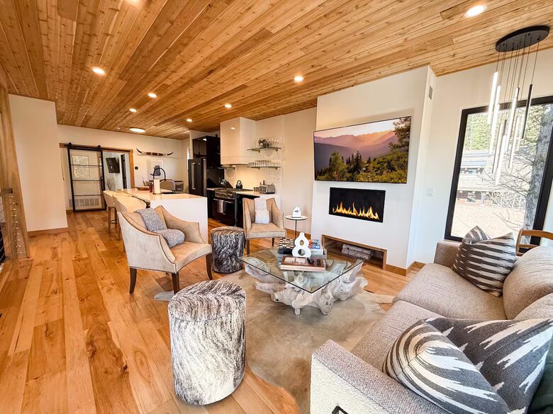 Whitefish Mountain Ski-In/Ski-Out Retreat with Rooftop Deck - Whitefish, Montana