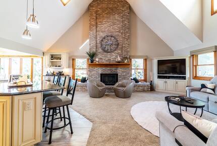 Relaxed Lake Pleasant Getaway with Private Shoreline - Fremont, Indiana