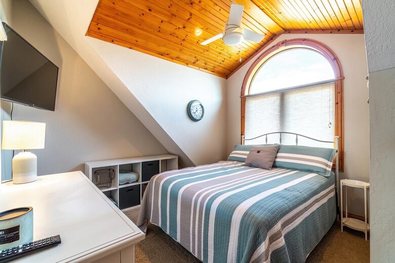 Relaxed Lake Pleasant Getaway with Private Shoreline - Fremont, Indiana